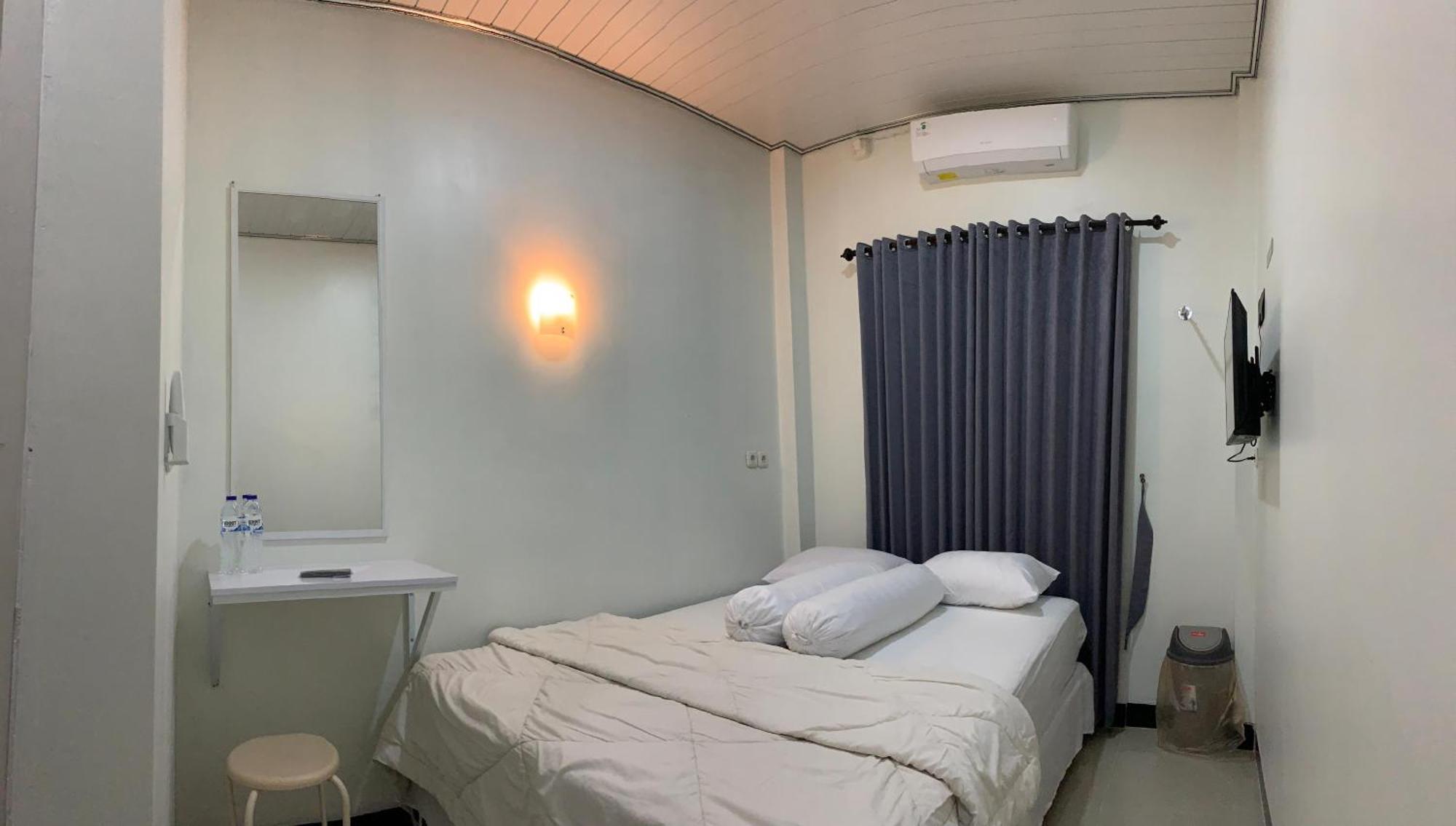 Kusuma Raya Guest House Srondolwetan Bagian luar foto