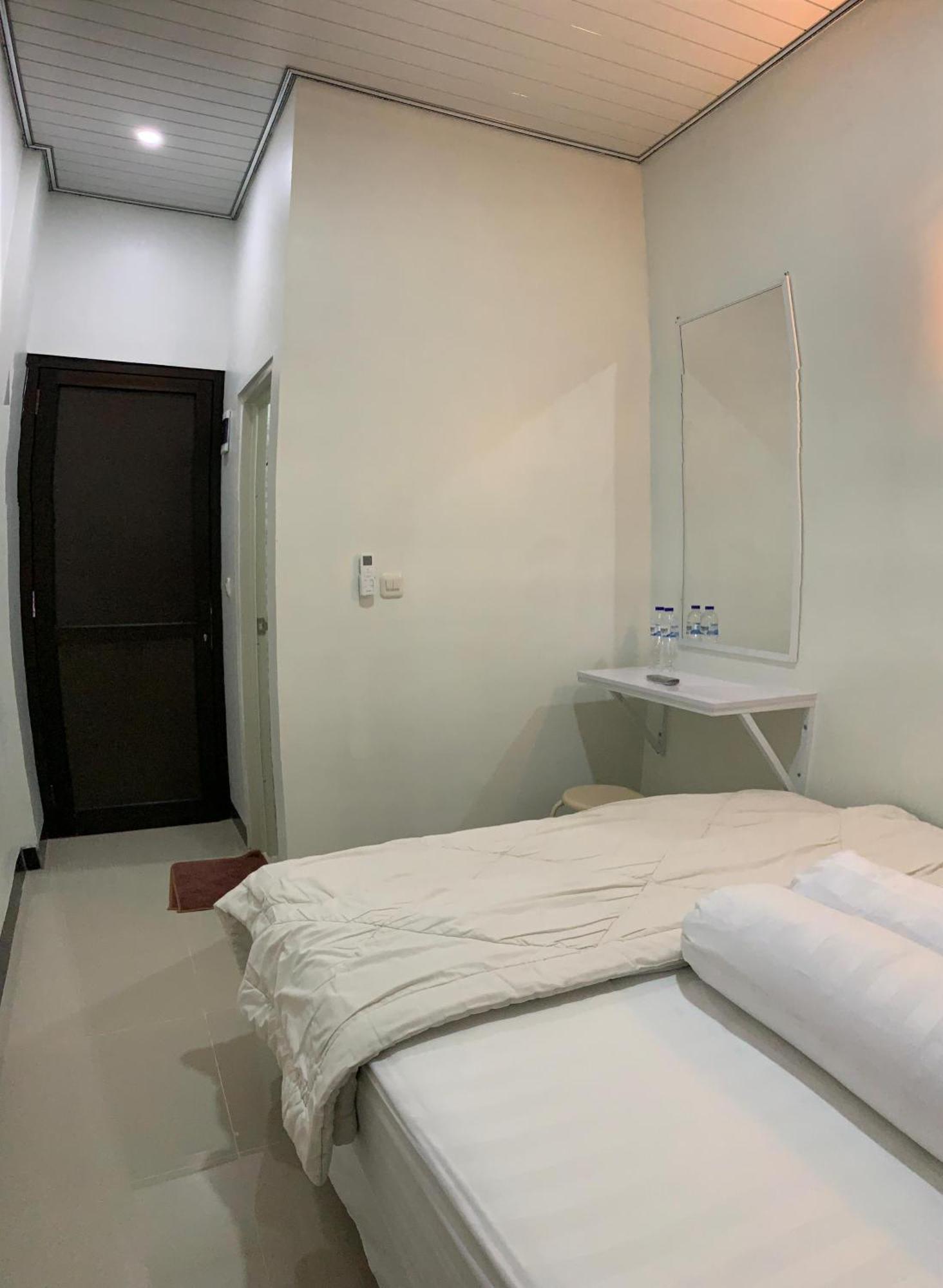 Kusuma Raya Guest House Srondolwetan Bagian luar foto