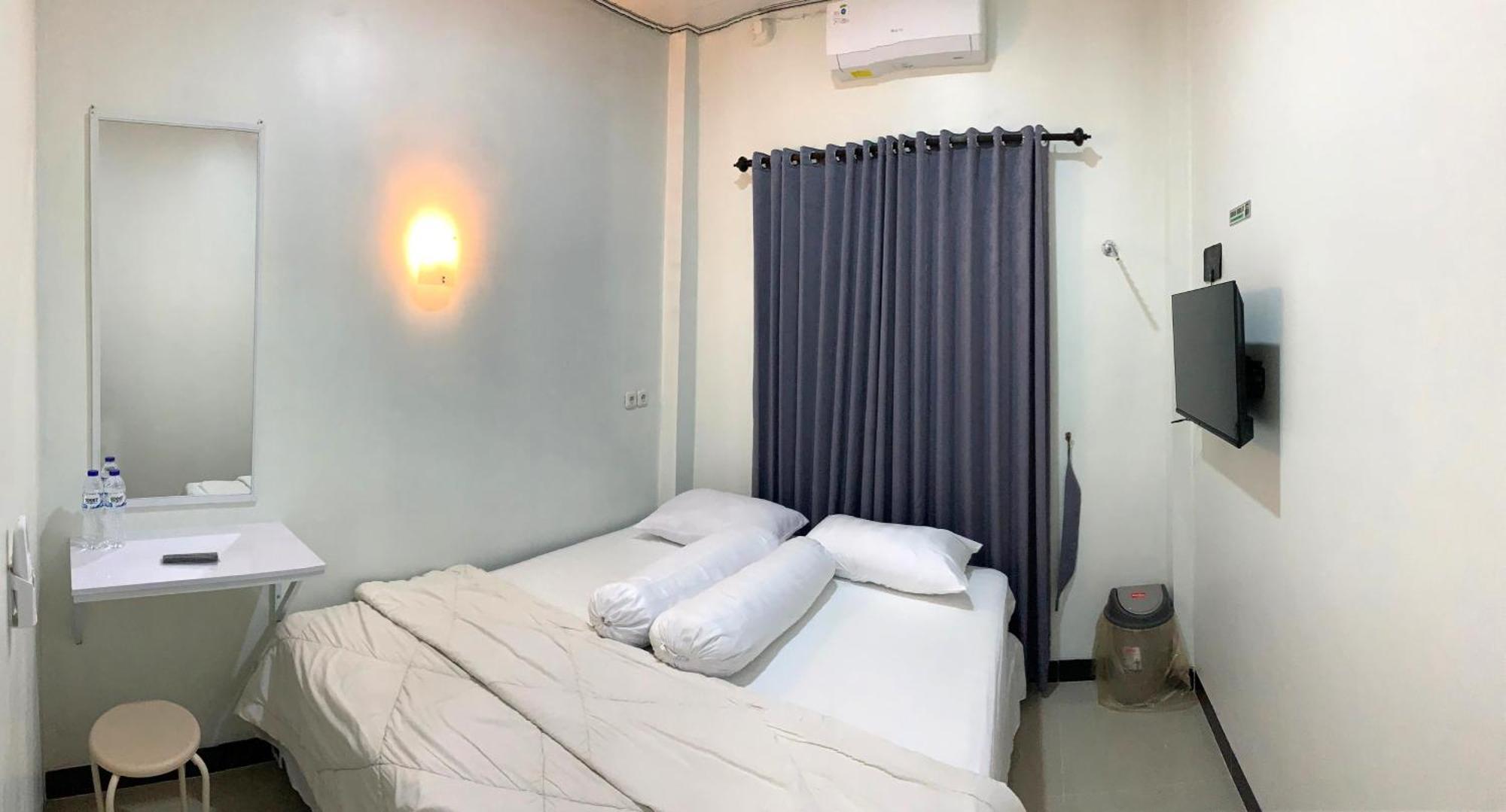 Kusuma Raya Guest House Srondolwetan Bagian luar foto