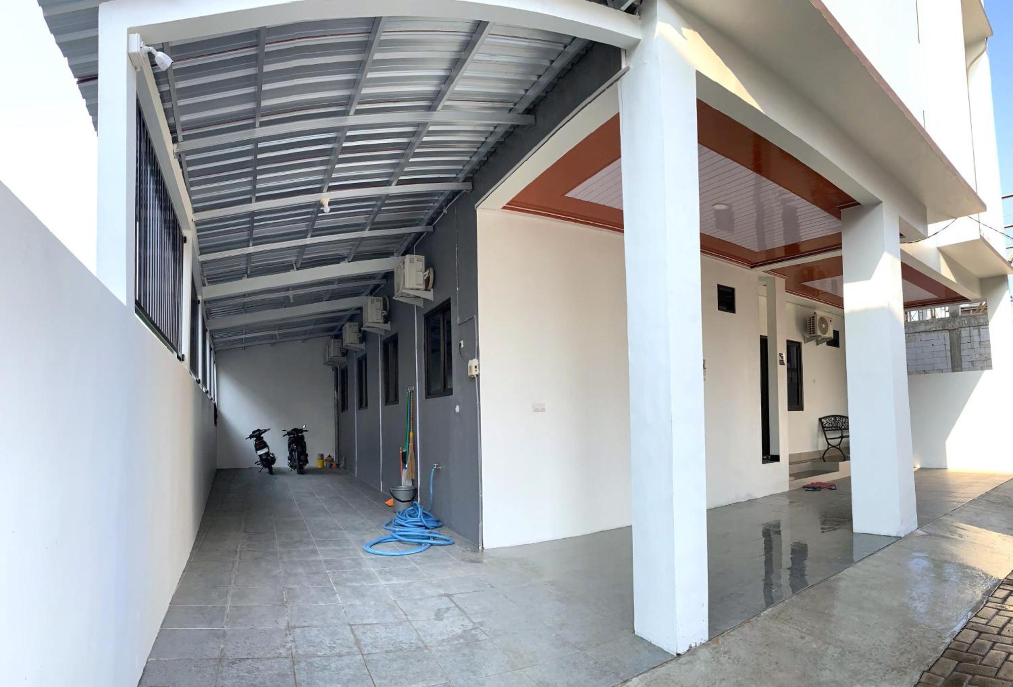 Kusuma Raya Guest House Srondolwetan Bagian luar foto